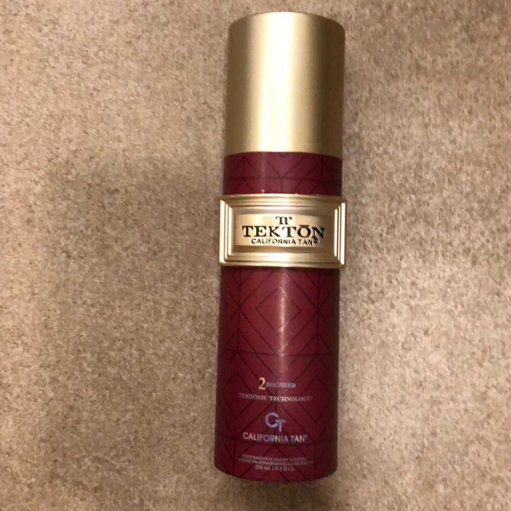 Tekton tanking lotion. Level 2 Bronzer